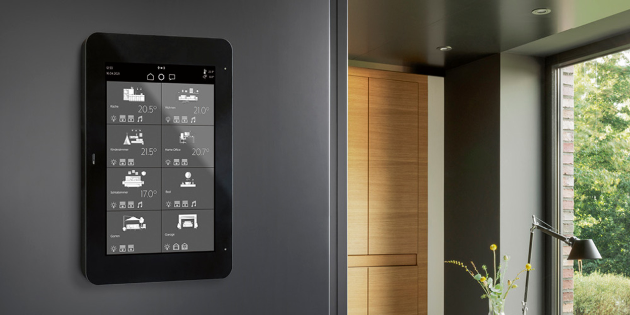 JUNG Smart Panel 8 bei Schick Elektrotechnik in Wiesenttal