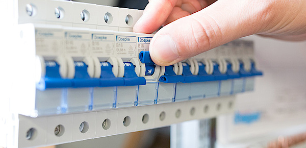 Schalt­schrank­bau bei Schick Elektrotechnik in Wiesenttal