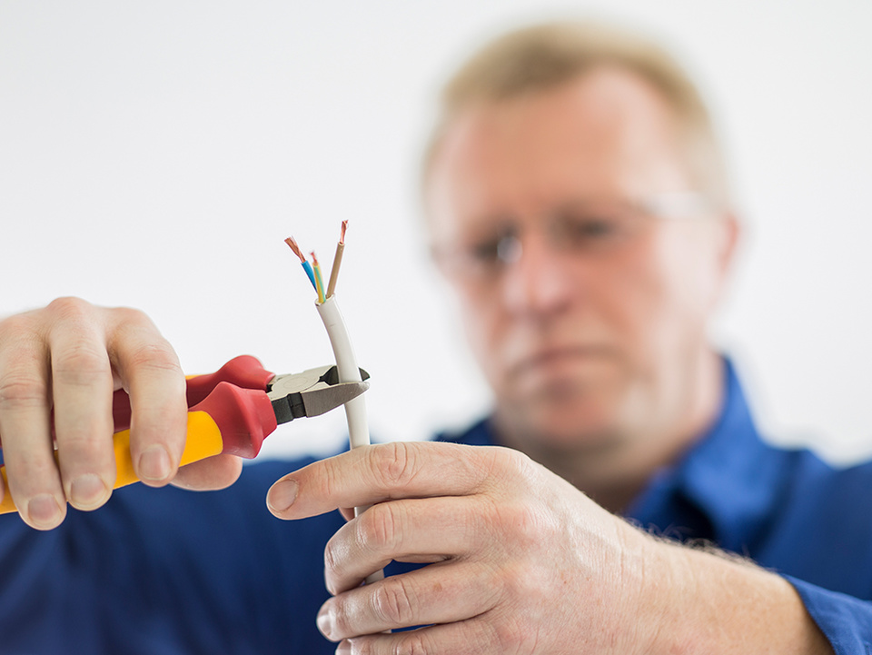 C F021729 bei Schick Elektrotechnik in Wiesenttal